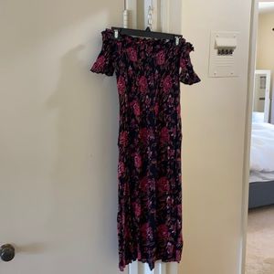 Adorable off the shoulder dress!